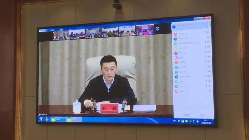 我县组织收听收看市委常委会（扩大）会议