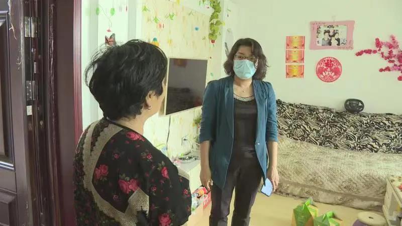 县人大常委会副主任宋汝芝端午节前夕探望庆建社区新朋友     