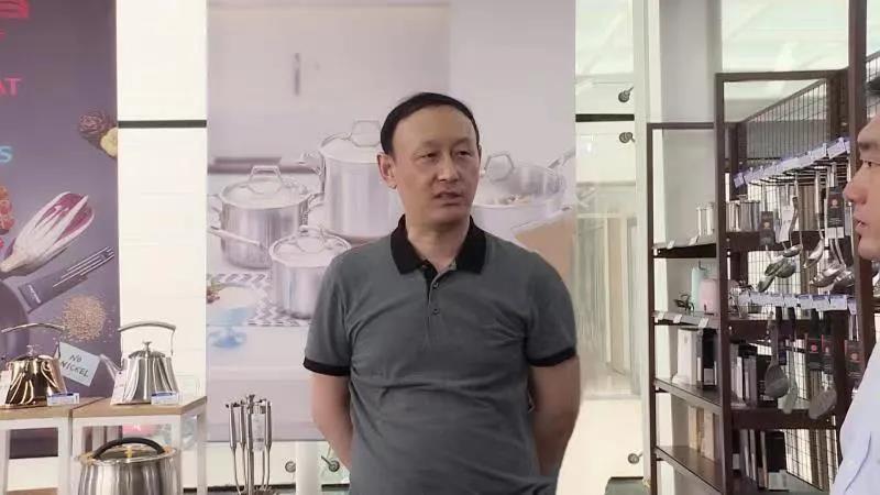 县长仇文会深入部分企业走访调研