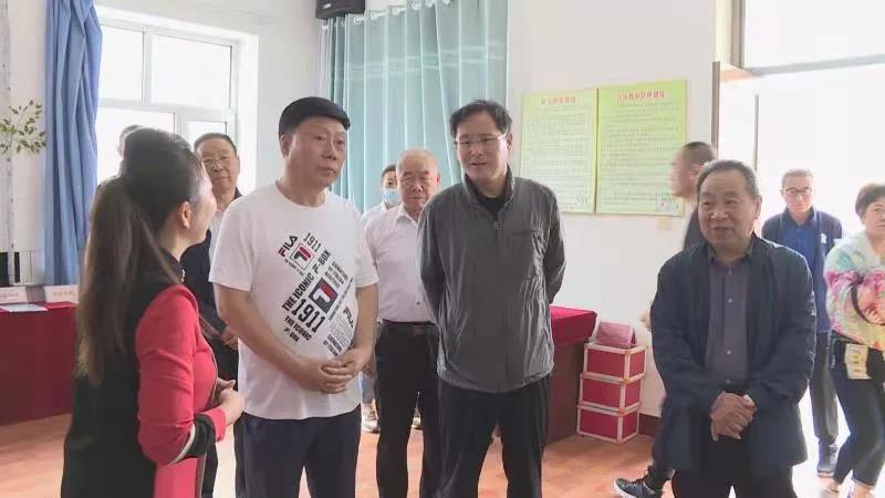 省关工委调研组到我县调研关心下一代工作
