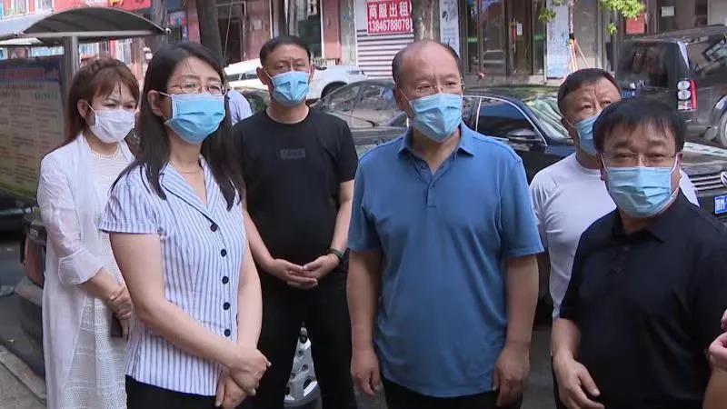 市委常委、组织部部长张军勇深入我县督导检查疫情防控工作