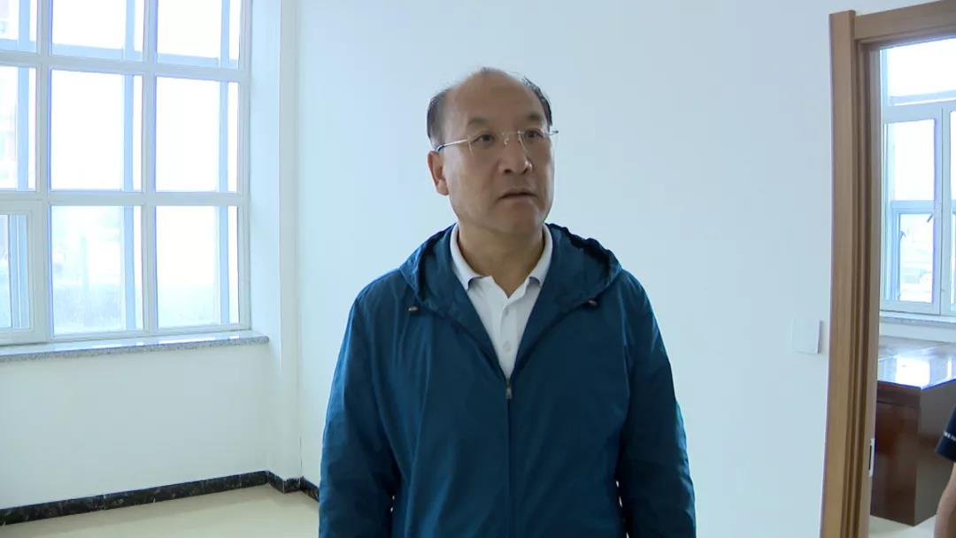 县委书记于雷深入到新客运中心视察