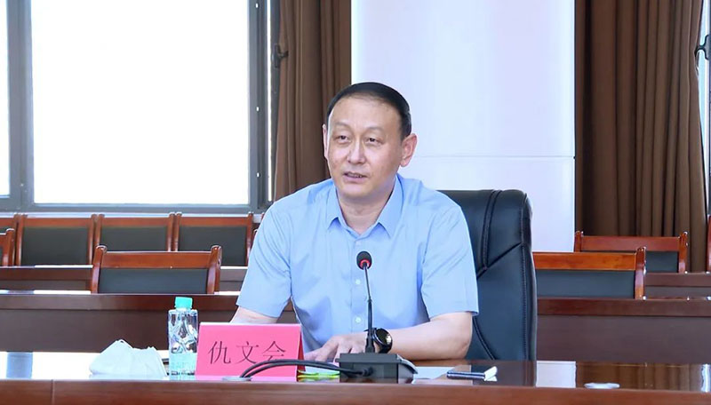 甘肃兰州佛慈红日药业销售有限公司、山东临沂道合中药有限公司客商来我县考察