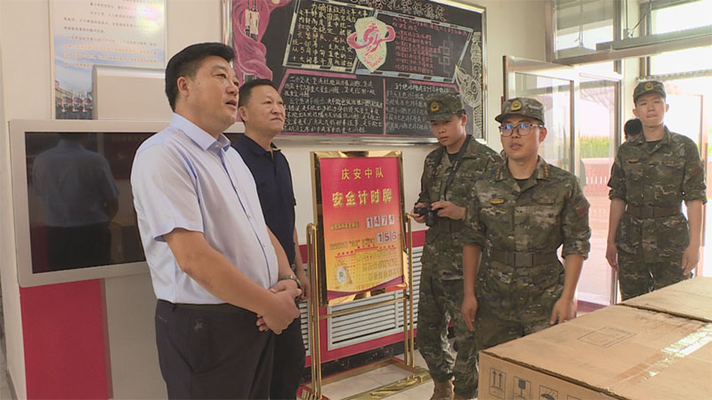吴喜龙“八一”建军节前慰问县武警中队官兵