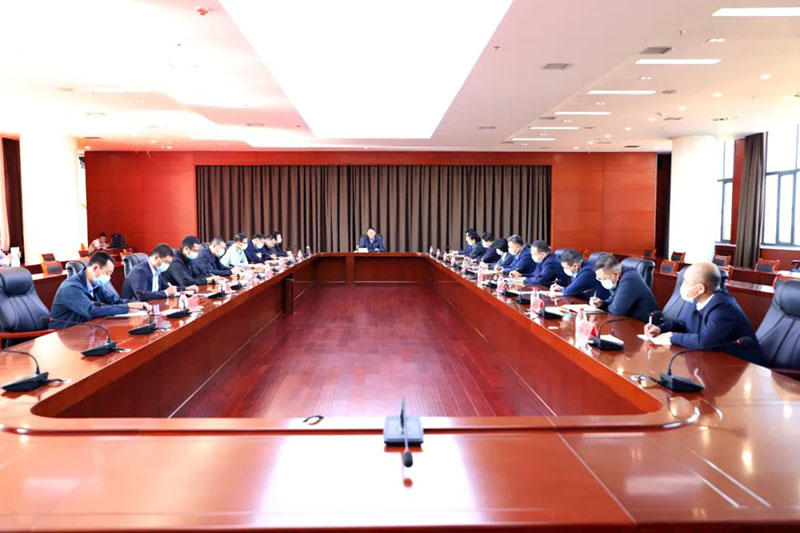 仇文会主持召开节前集体廉政谈话会