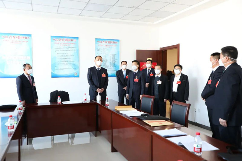 县领导看望出席庆安县第十八届人民代表大会第二次会议的人大代表